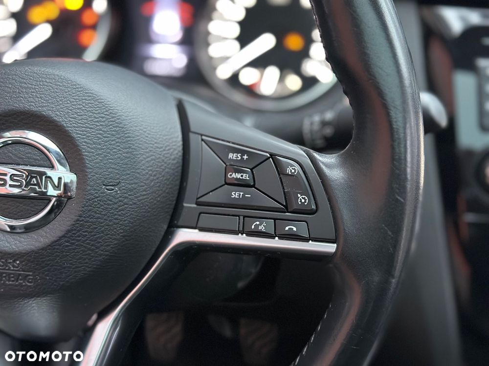 Nissan Qashqai 1.2 DIG-T N-Connecta EU6 - 24