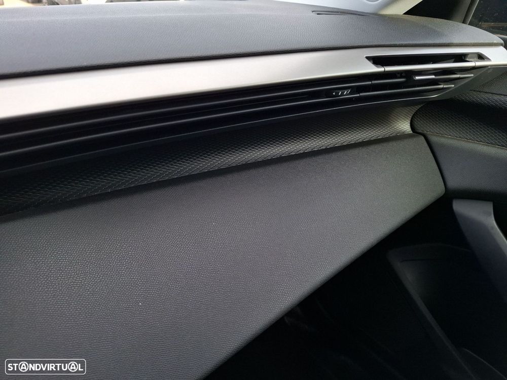 Peugeot 308 1.2 Hybrid Style e-DCS6 - 22