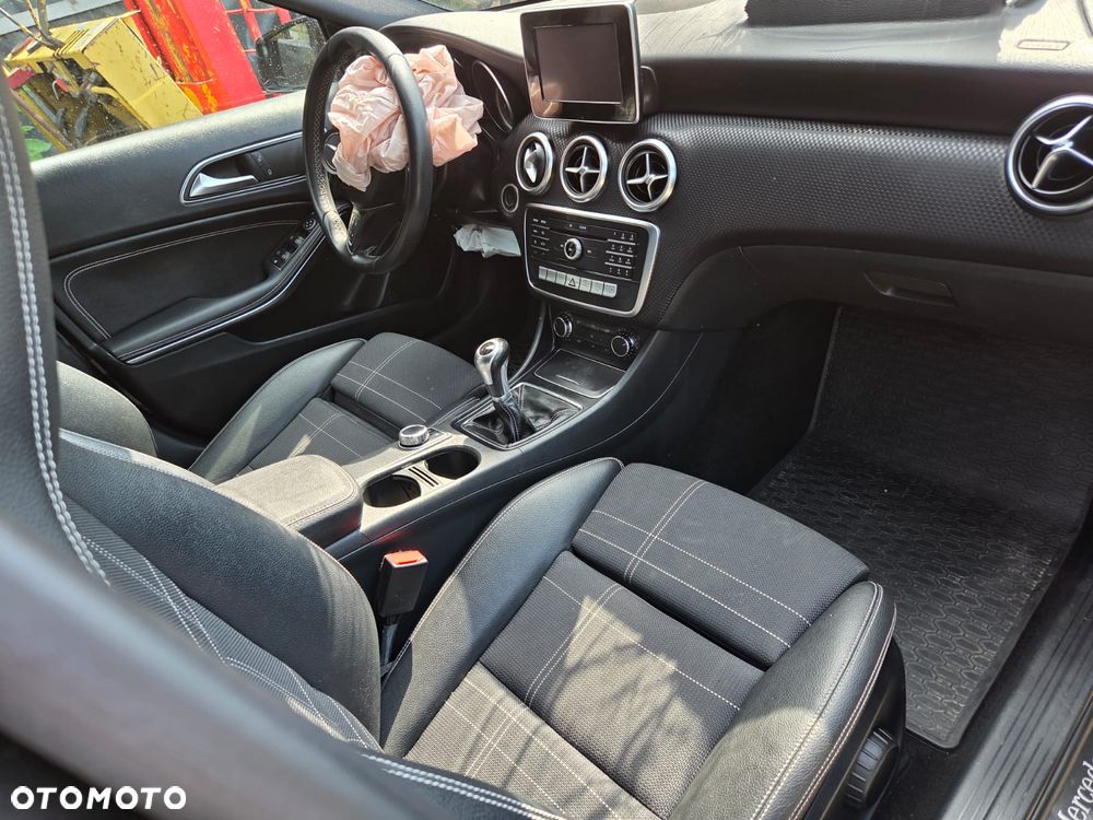Mercedes-Benz Klasa A 180 (BlueEFFICIENCY) - 14