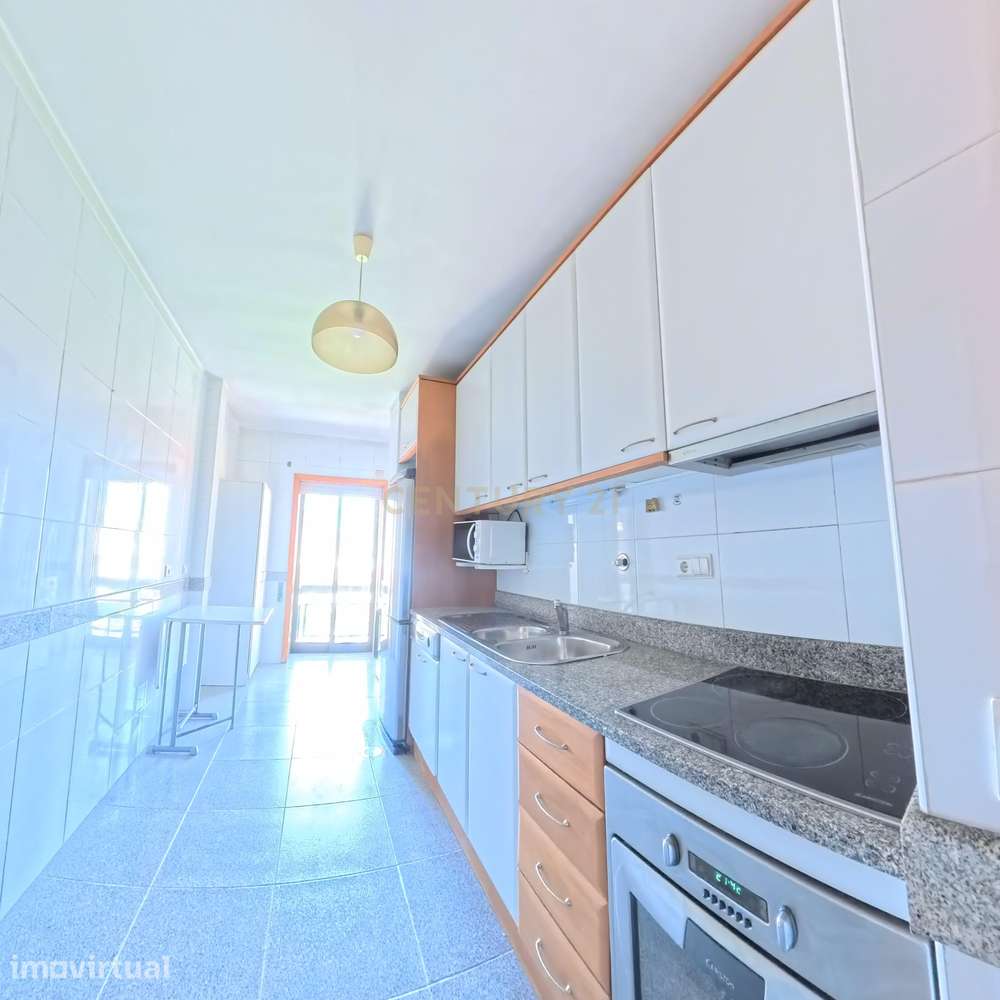 Apartamento T2 com Piscina,  junto ao Hospital da Luz - Grande imagem: 5/17