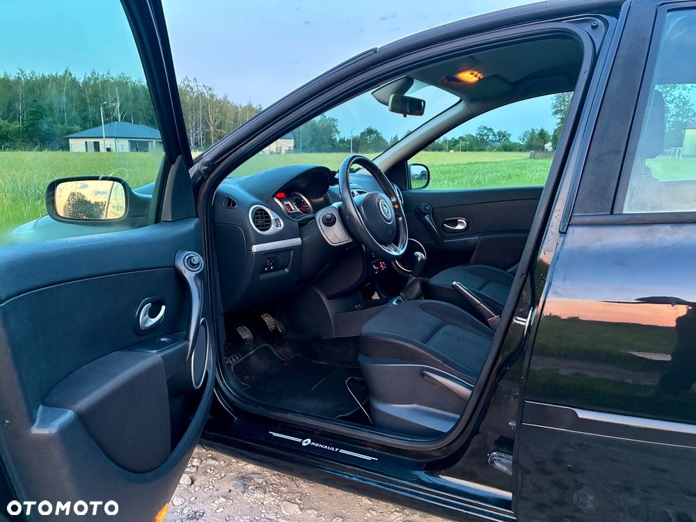 Renault Clio - 18