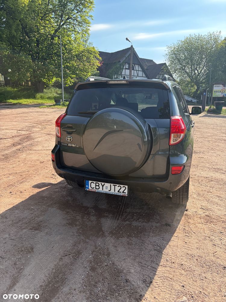 Toyota RAV4 - 4