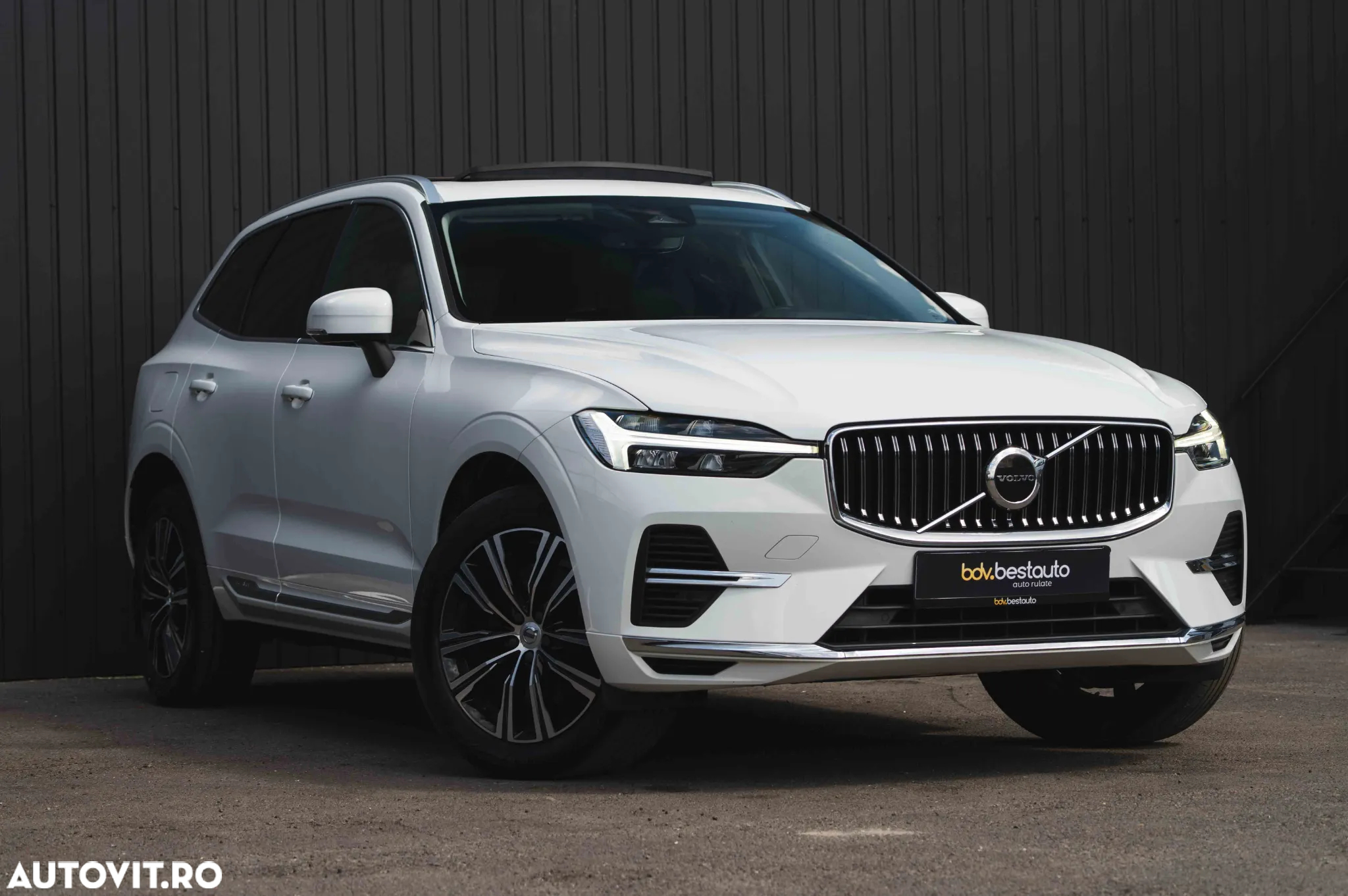 Volvo XC 60 T6 AWD Recharge Geartronic Inscription - 40