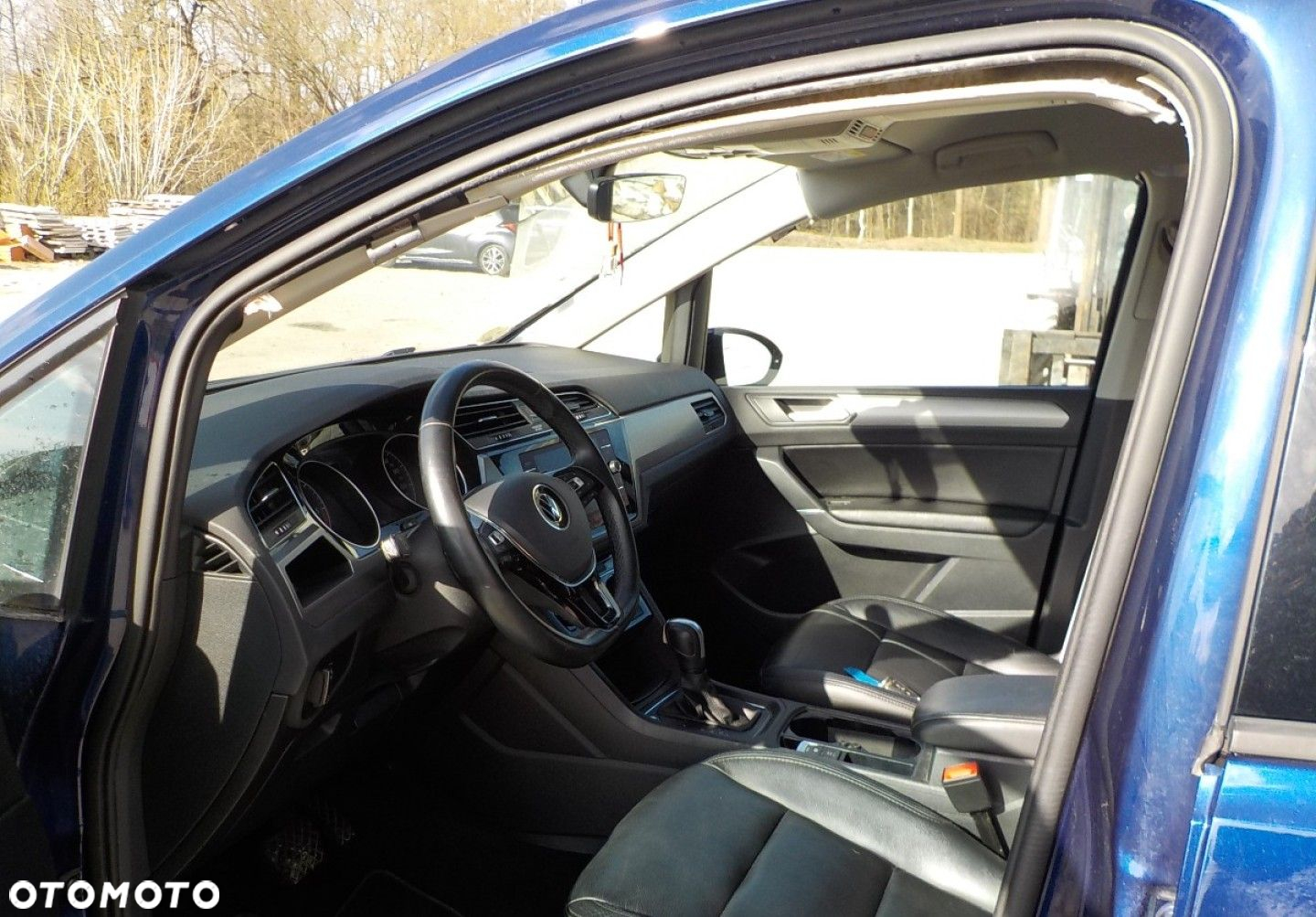 Volkswagen Touran - 24