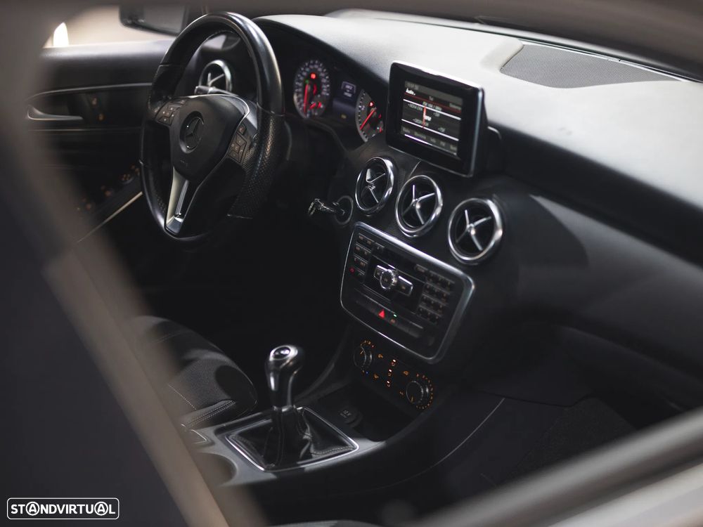 Mercedes-Benz A 180 CDI (BlueEFFICIENCY) Urban - 15