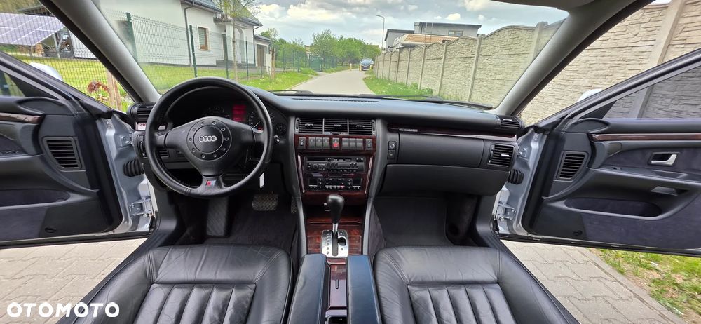Audi A8 - 12