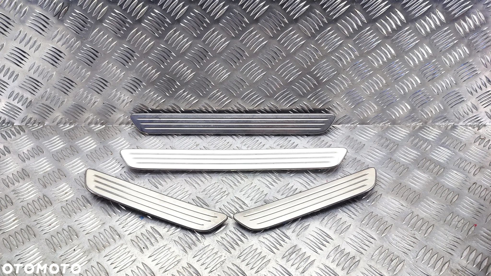 VW TOUAREG 7P 10-18R LISTWY NAKLADKI OZDOBNE PROGOWE KOMPLET 2389-0010 - 1
