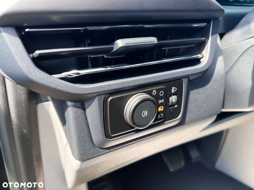 Ford Tourneo Custom - 13