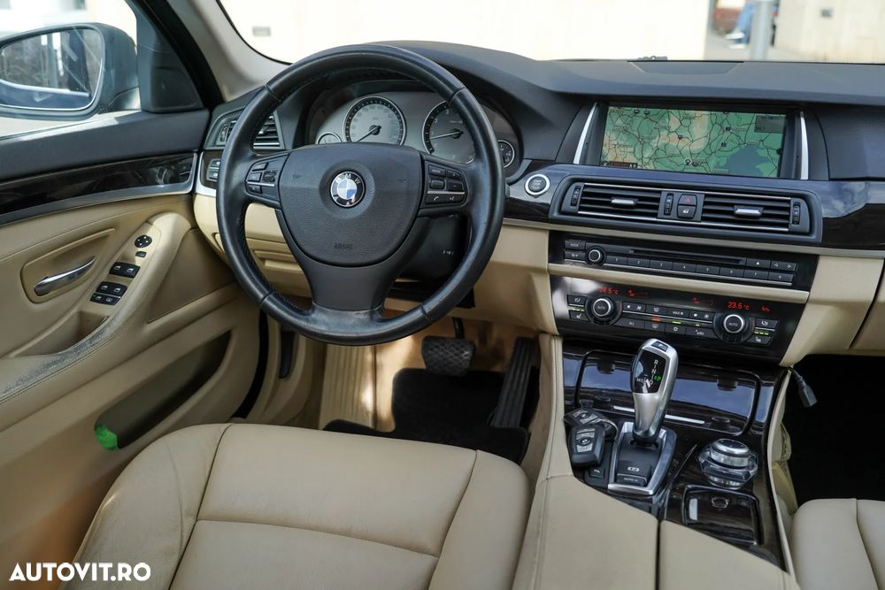 BMW Seria 5 523i Sport-Aut. - 7