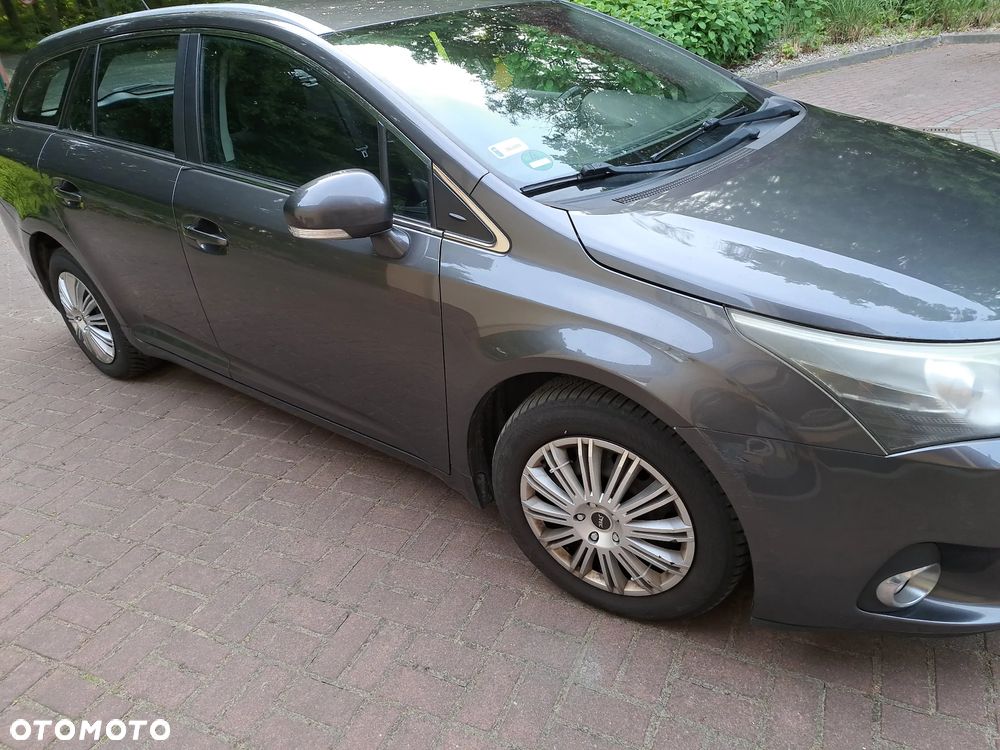 Toyota Avensis 2.0 D-4D Active - 11
