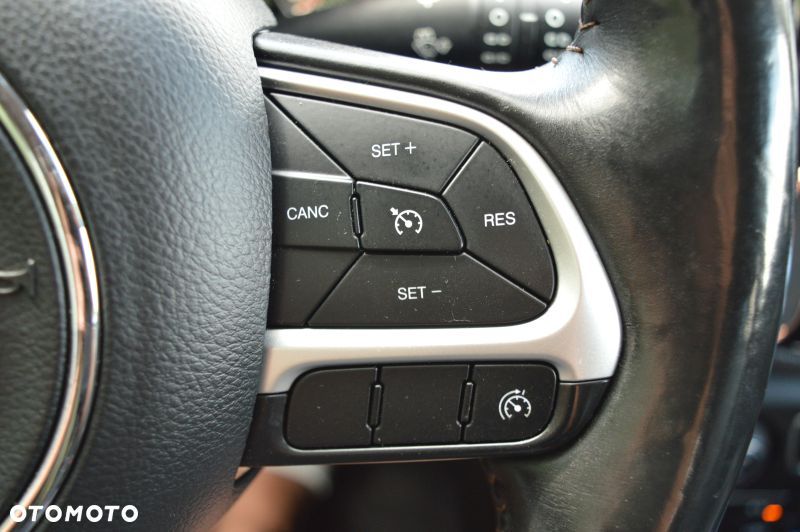 Jeep Compass - 33