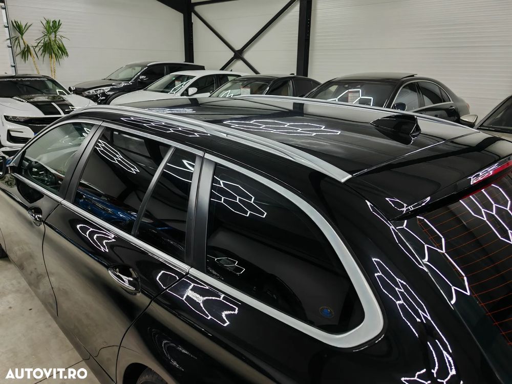 BMW Seria 5 525d xDrive Touring Sport-Aut. - 31