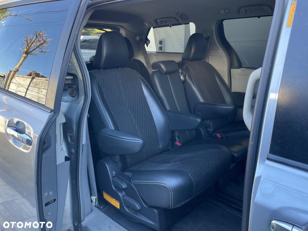 Toyota Sienna 3.5 V6 SE - 10