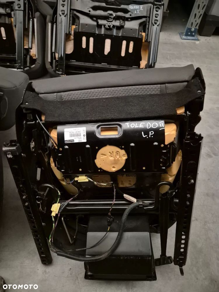 SEAT LEON II / ALTEA  / TOLEDO II FOTEL, KANAPA / BOCZEK DRZWI(dostępne 4 komplety foteli) - 35