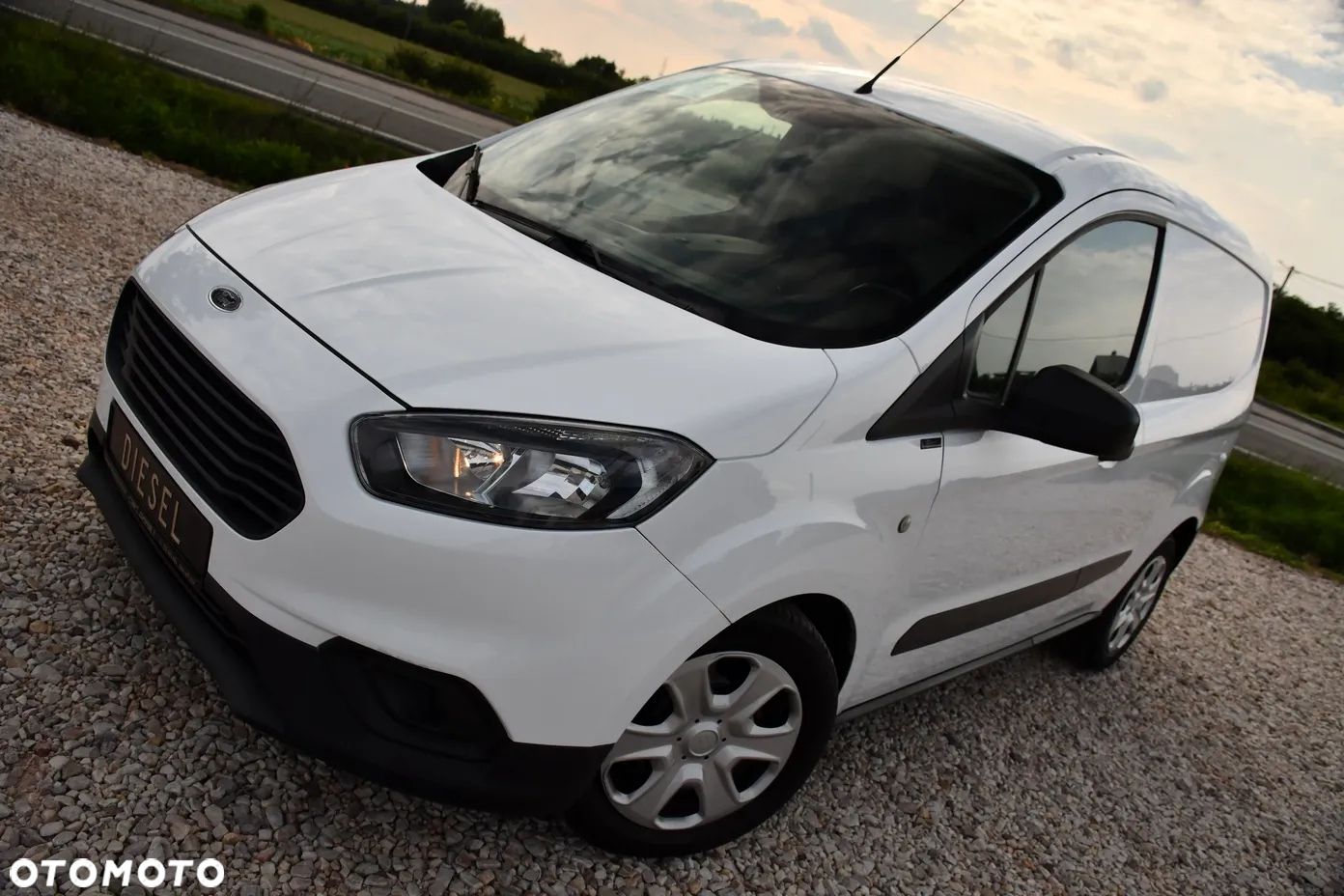 Ford Transit Courier - 7