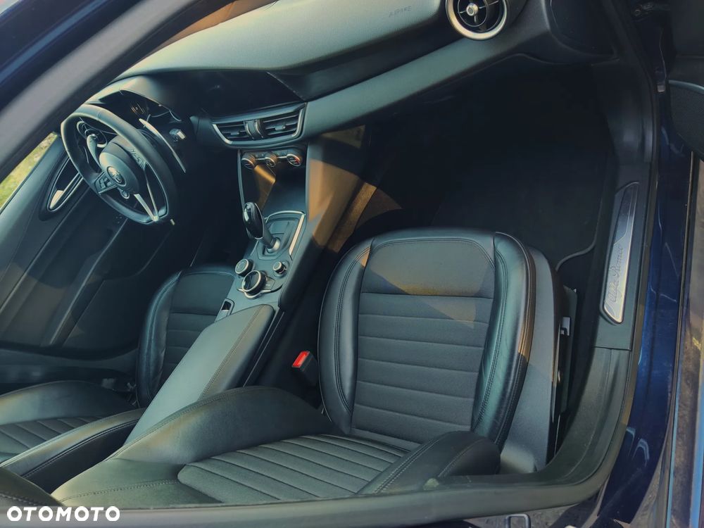 Alfa Romeo Giulia 2.0 Turbo TI - 13