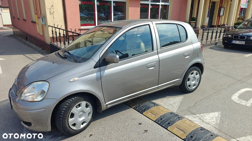 Toyota Yaris 1.4 D-4D Sol - 1