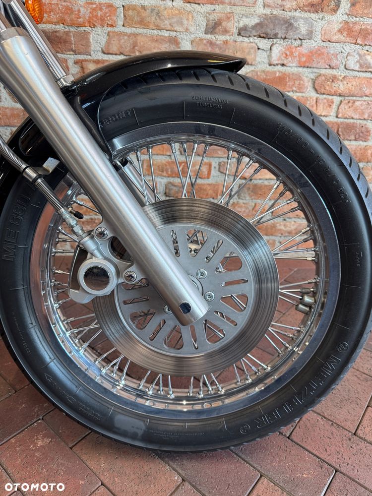 Suzuki Intruder - 24