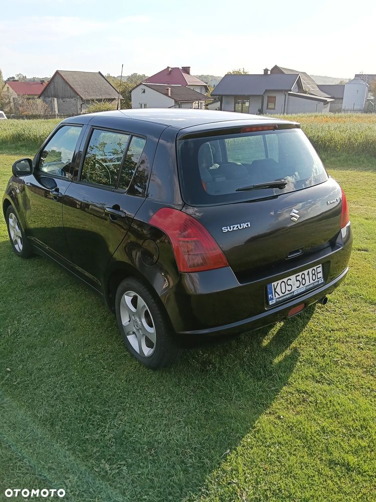 Suzuki Swift - 4