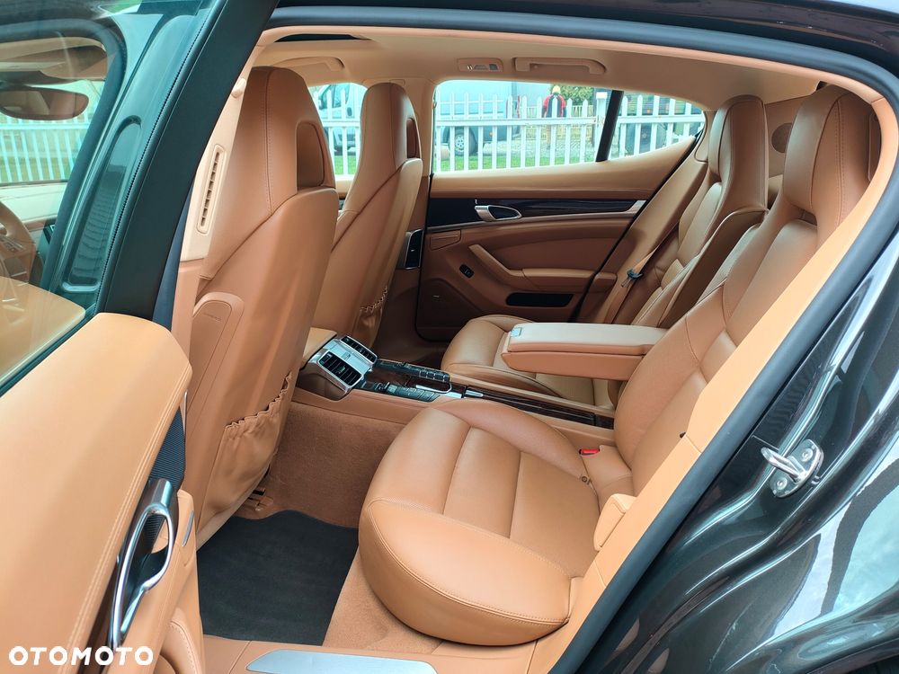 Porsche Panamera 4S - 19