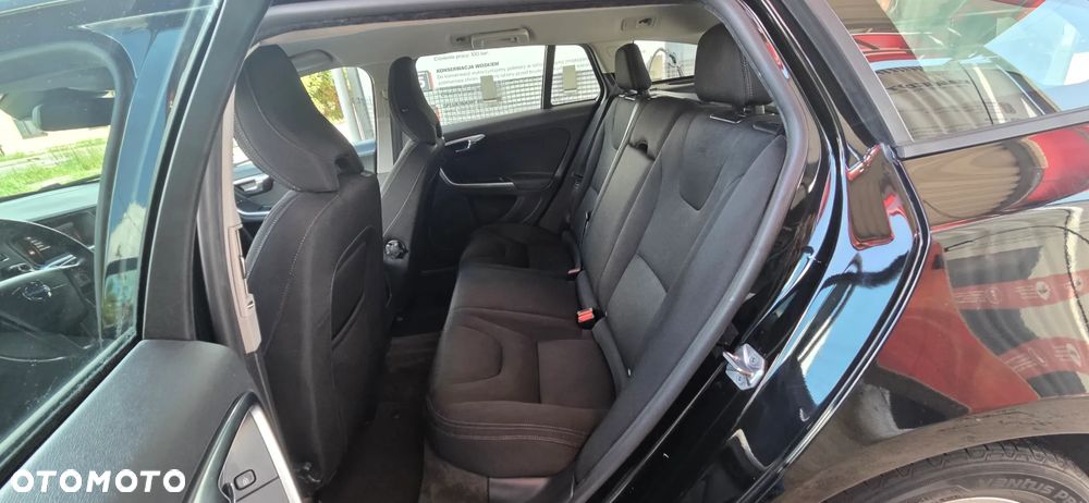 Volvo V60 D4 Geartronic Momentum - 31