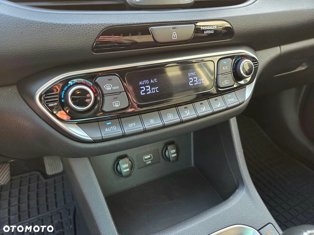 Hyundai i30 1.5 DPI Smart - 24