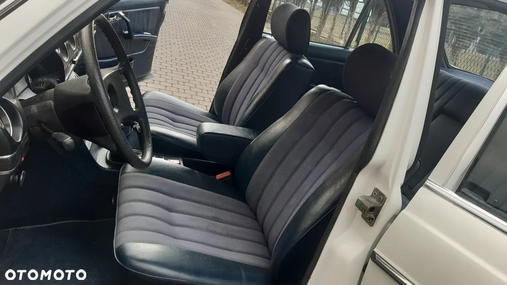 Mercedes-Benz W123 - 2