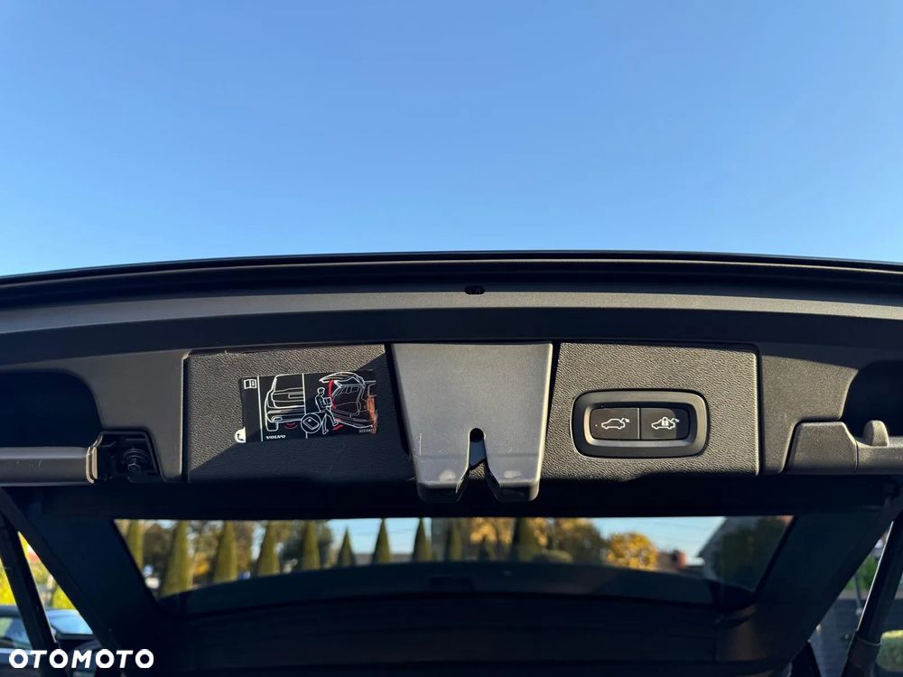 Volvo XC 60 D4 AWD Geartronic Inscription - 28
