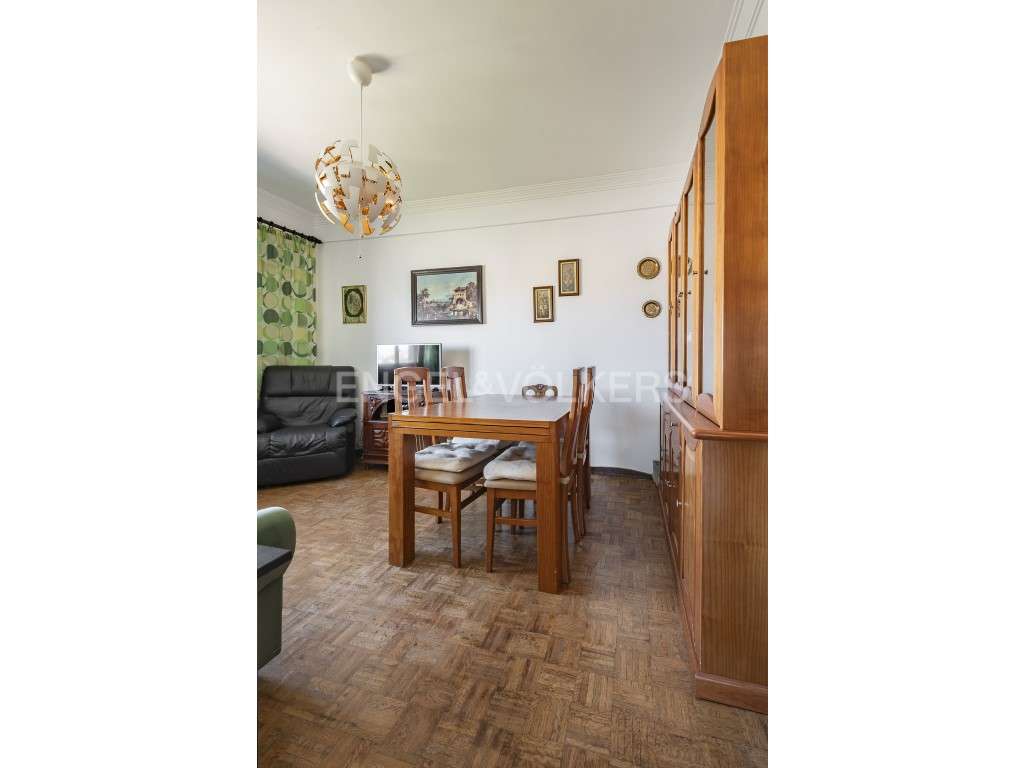 T1 com excelente luminosidade na Pontinha - Grande imagem: 3/26