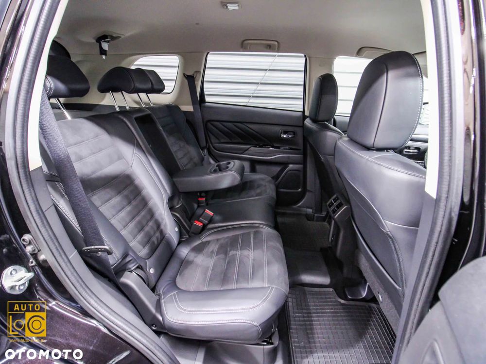 Mitsubishi Outlander PHEV Intense + - 11