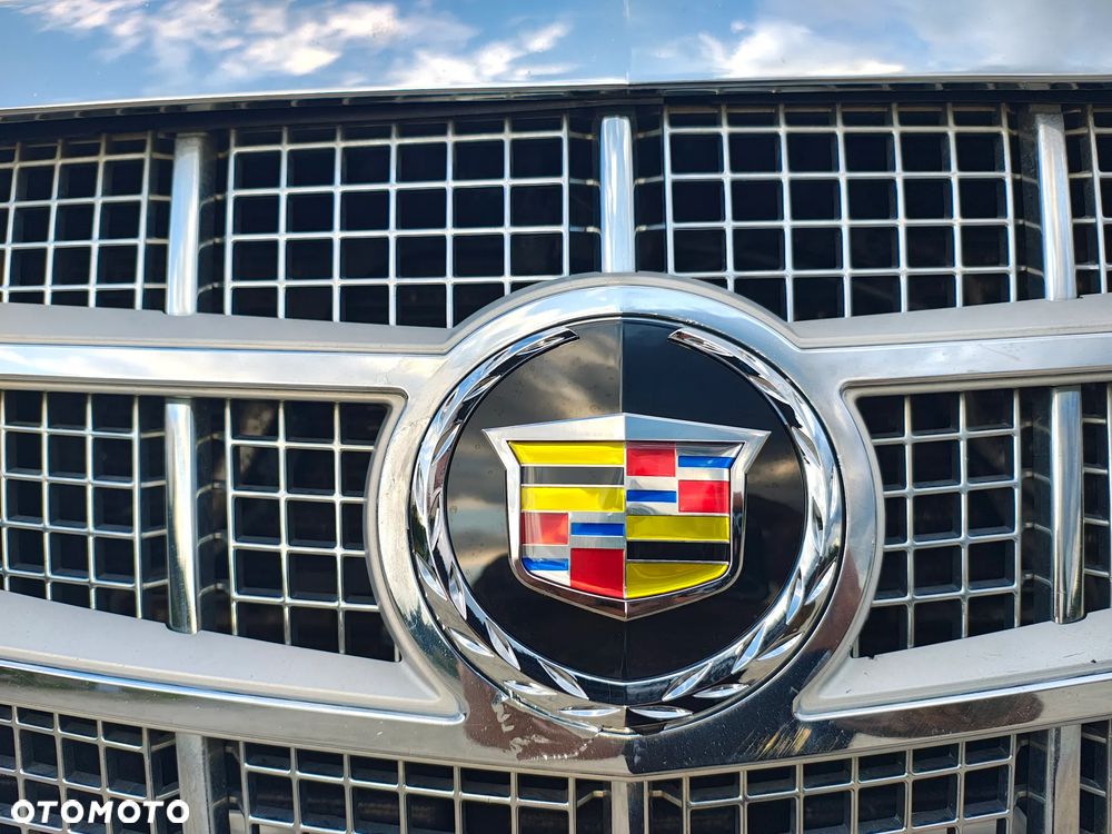 Cadillac Escalade - 23