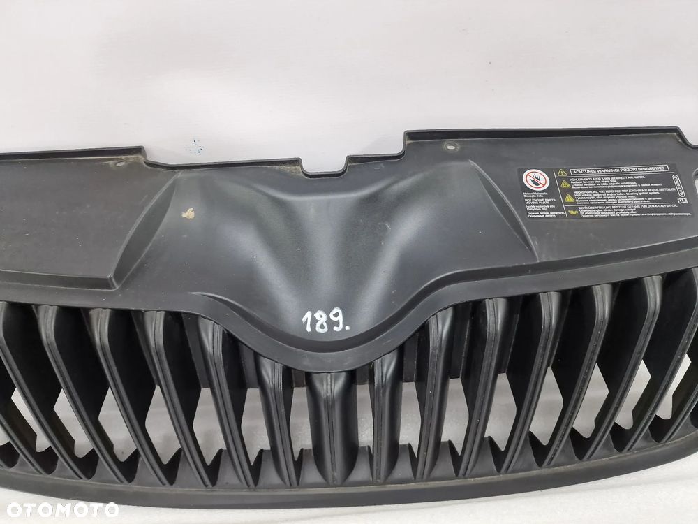SKODA FABIA II LIFT 10- ATRAPA / GRILL PRZEDNI PRZÓD , NR 5J0853668B , NR AUKCJI GR189 - 7