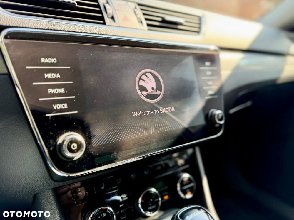 Skoda Superb 2.0 TDI SCR 4x4 Style DSG - 25