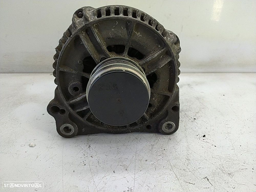 Alternador Volkswagen Passat (3B2) - 3