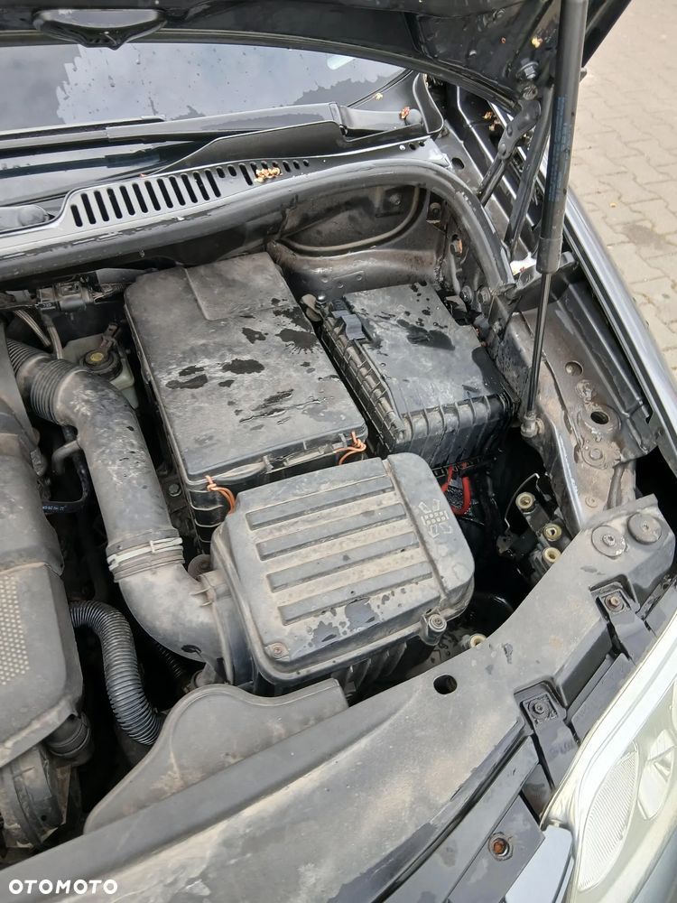 Volkswagen Touran 1.6 Conceptline - 18