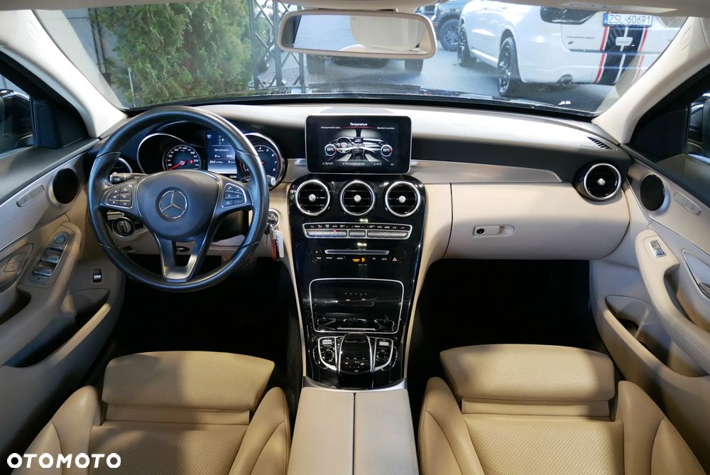 Mercedes-Benz Klasa C 200 4-Matic 9G-TRONIC - 18