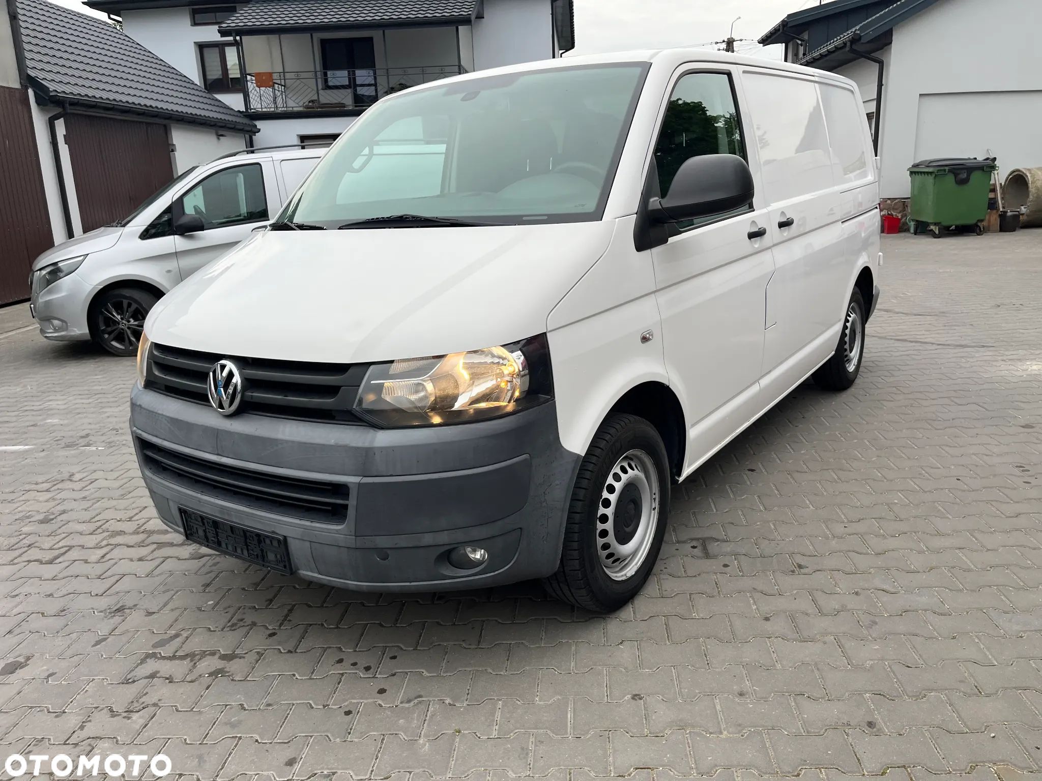 Volkswagen Transporter - 1