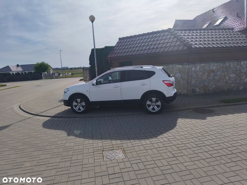 Nissan Qashqai - 2