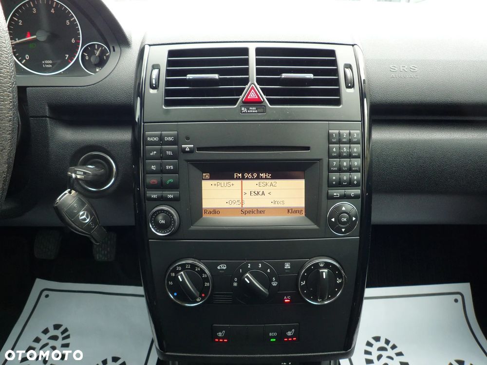Mercedes-Benz Klasa A 180 BlueEfficiency - 22