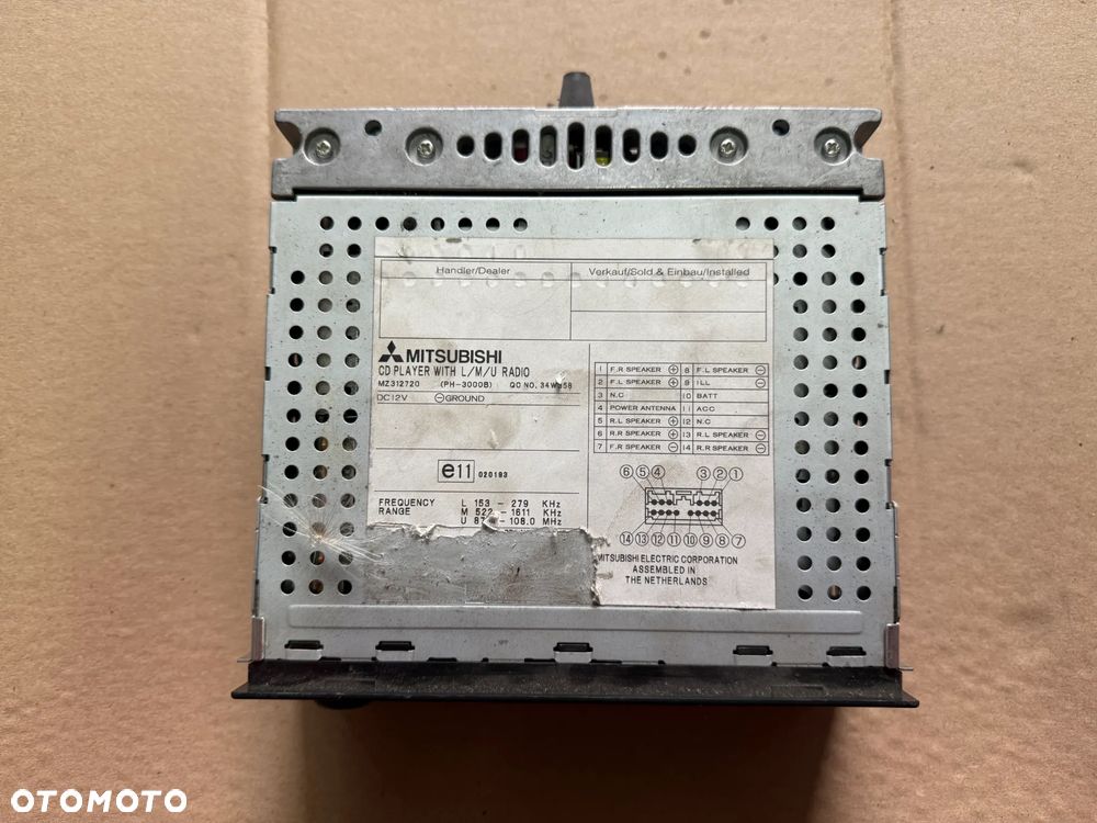 Radio / radioodtwarzacz Mitsubishi Pajero 3.2 DID  mz312720 (oryginalne) - 3