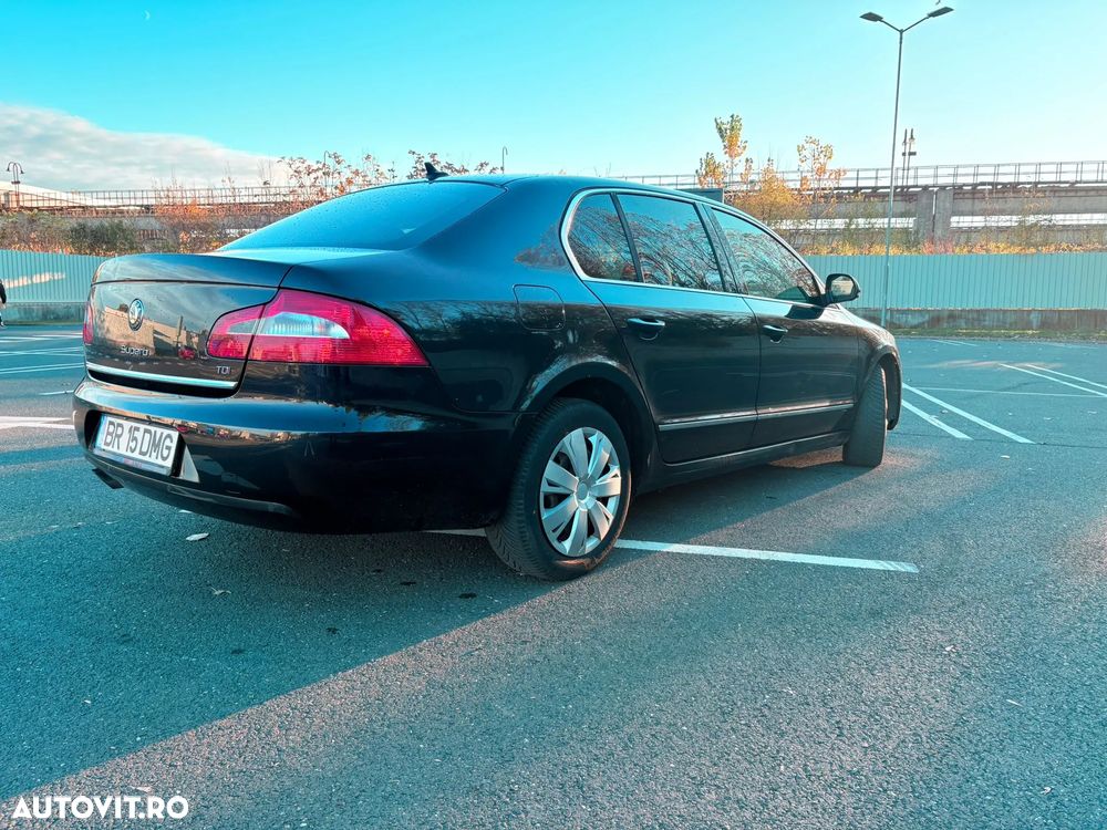 Skoda Superb 2.0 TDI DPF Elegance - 6