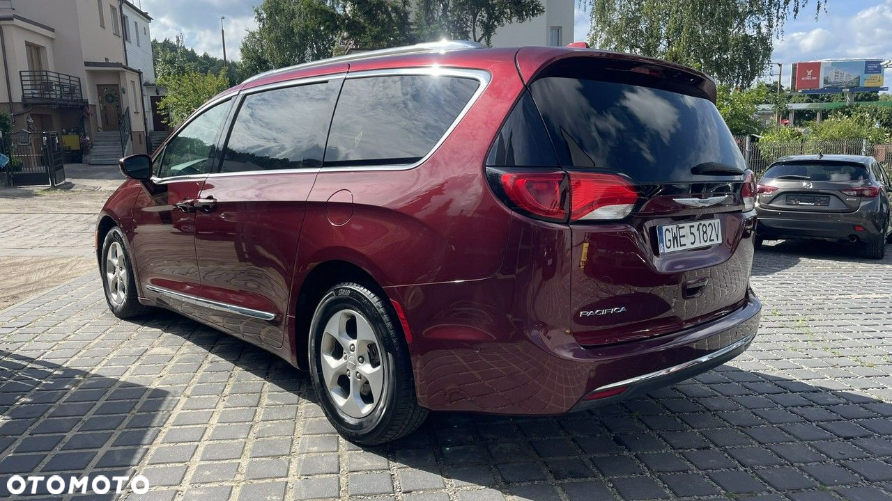 Chrysler Pacifica - 5