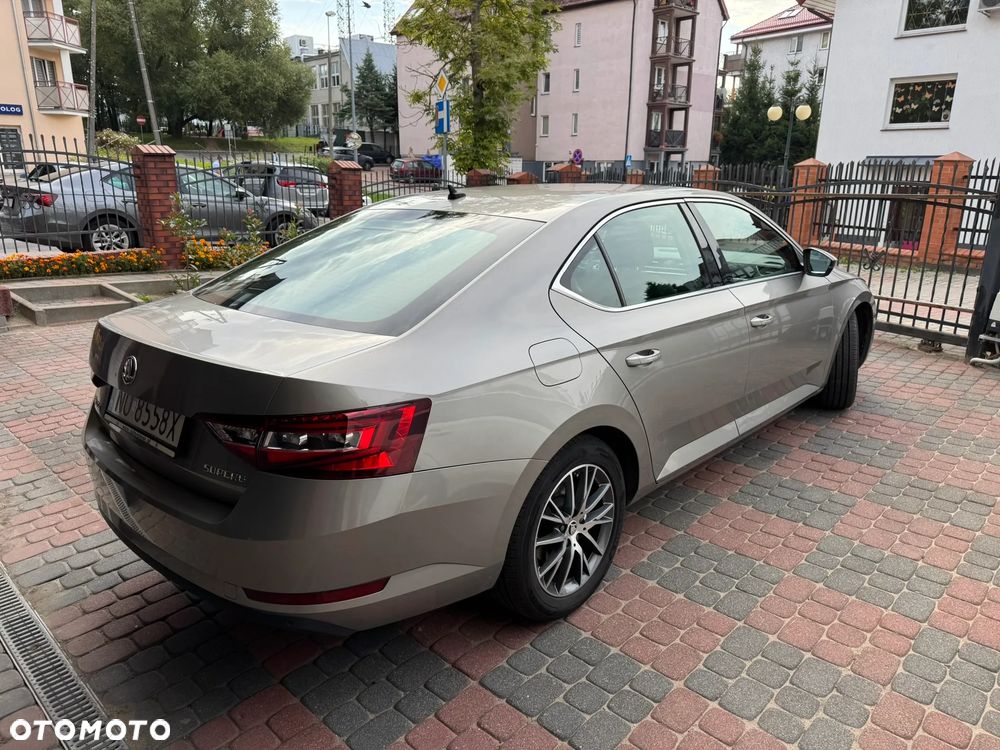 Skoda Superb 2015 photo 5