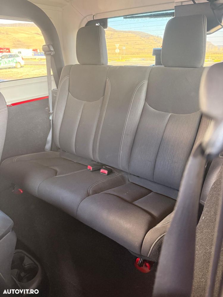 Jeep Wrangler 2.8 CRD AT Rubicon - 6