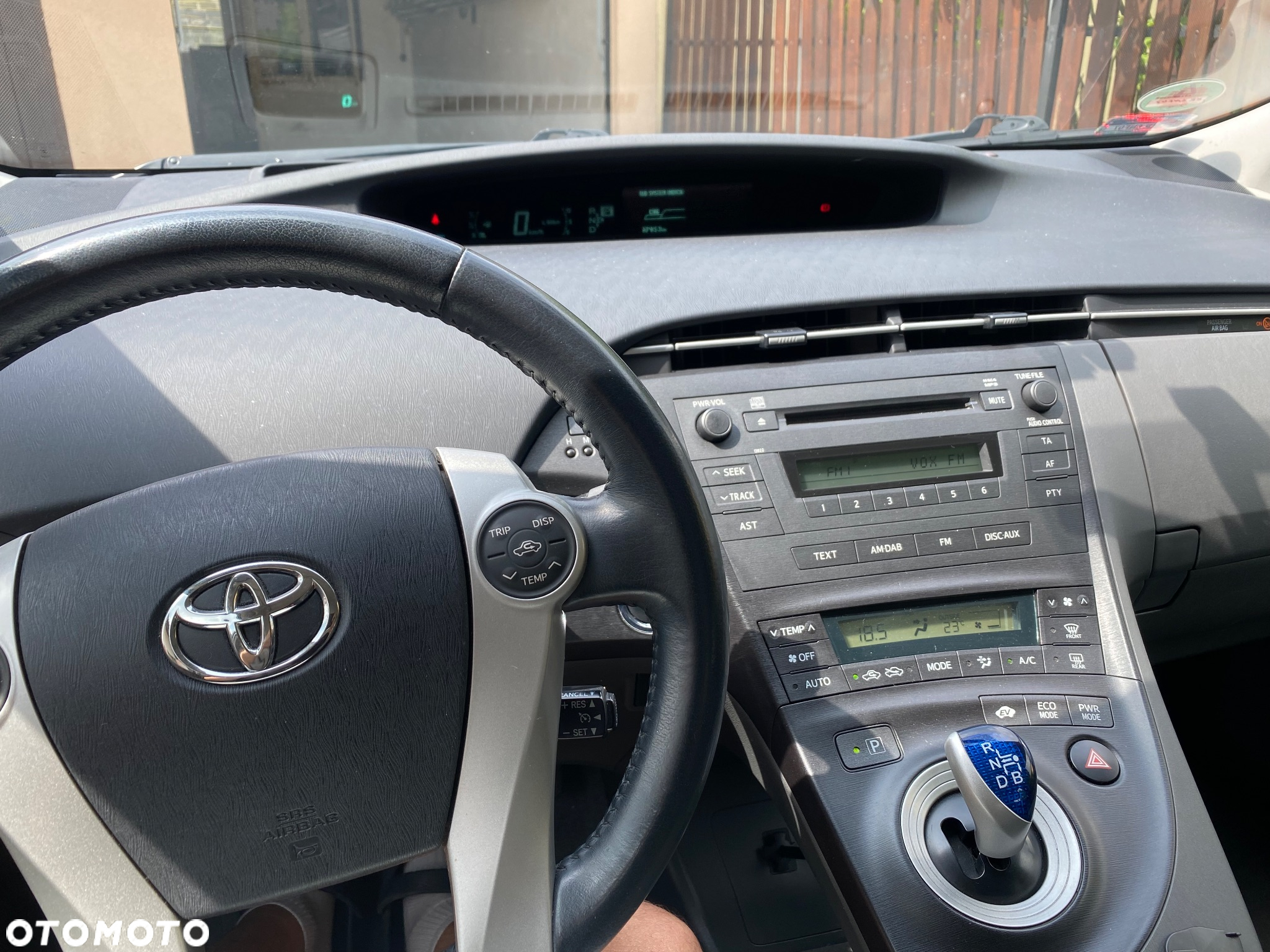 Toyota Prius (Hybrid) - 11