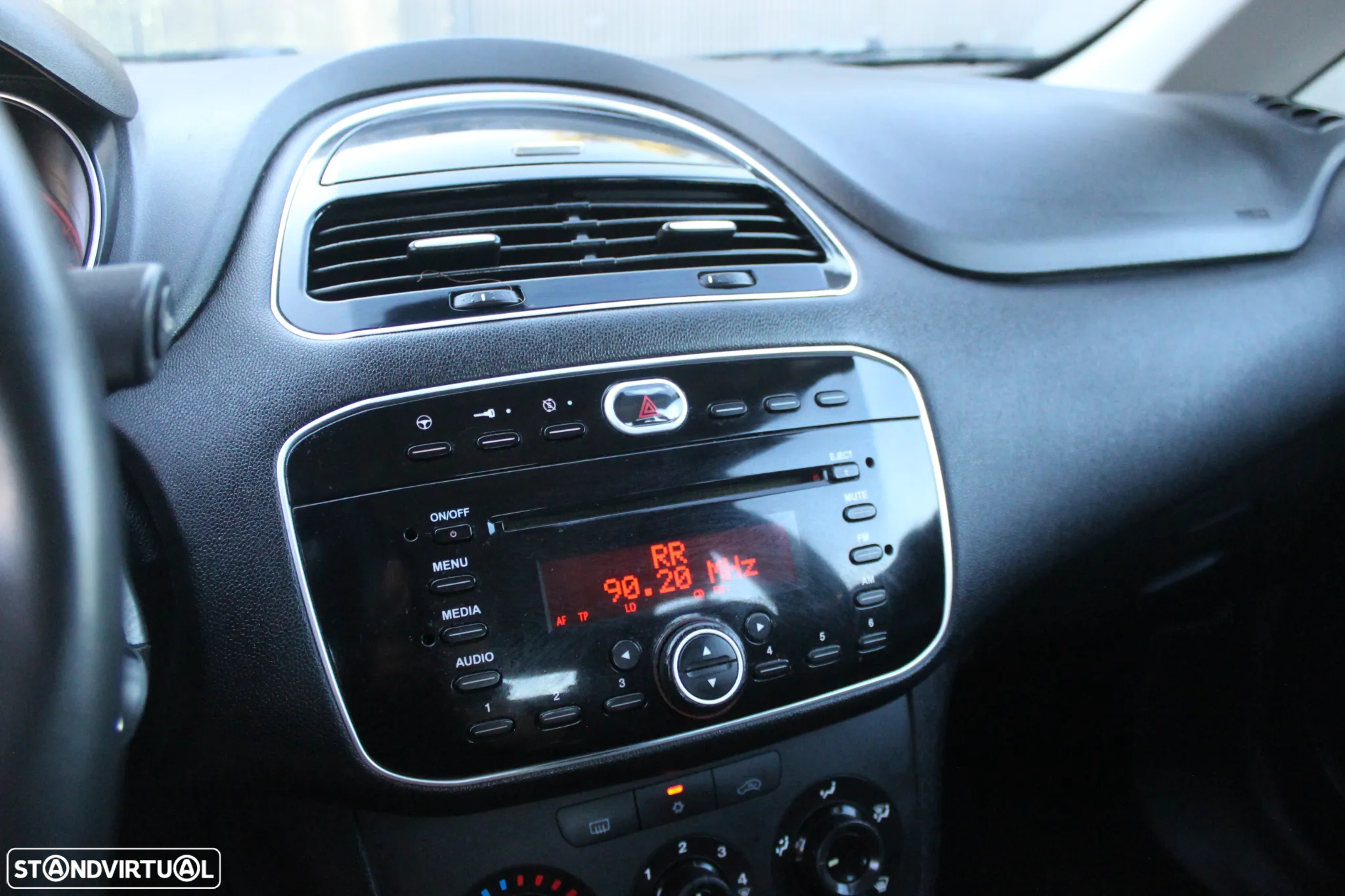 Fiat Punto 1.3 M-Jet Lounge S&S - 23