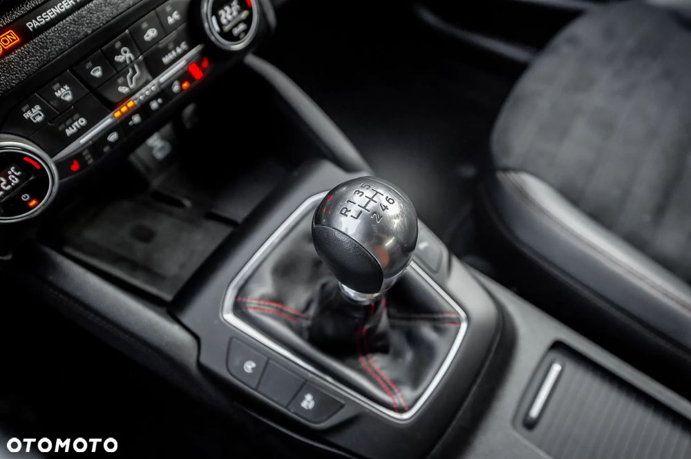 Ford Kuga 1.5 EcoBoost FWD ST-Line Black ASS GPF - 39