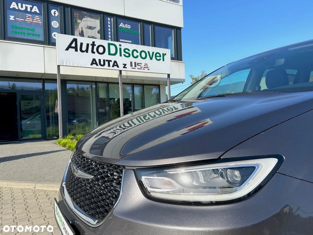 Chrysler Pacifica - 12