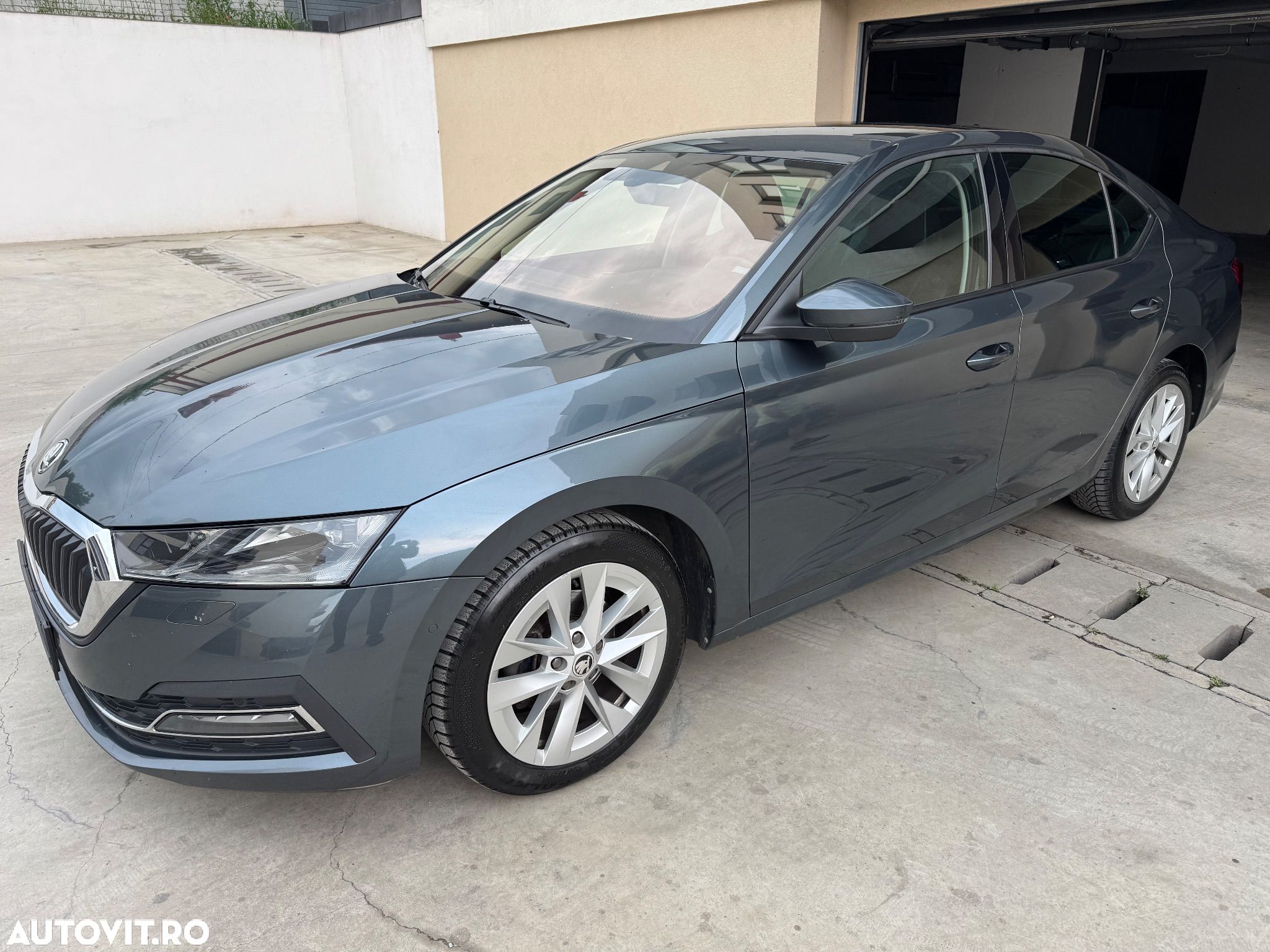 Skoda Octavia 2.0 TDI DSG Style - 1