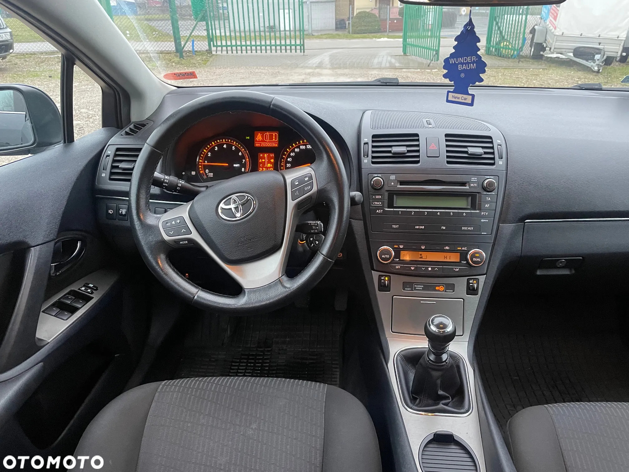 Toyota Avensis 1.8 Comfort - 10